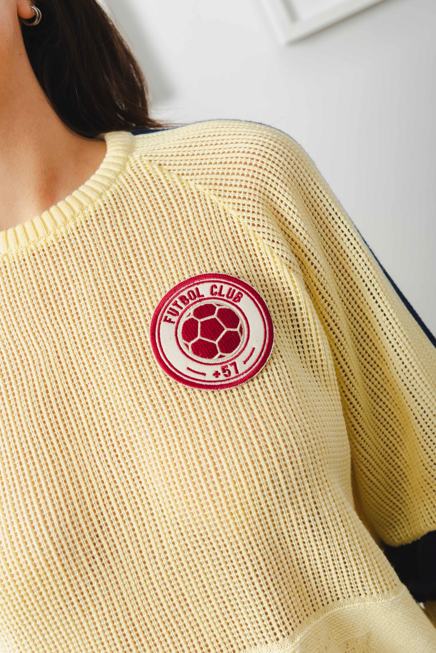 LA CAMISETA DE +57